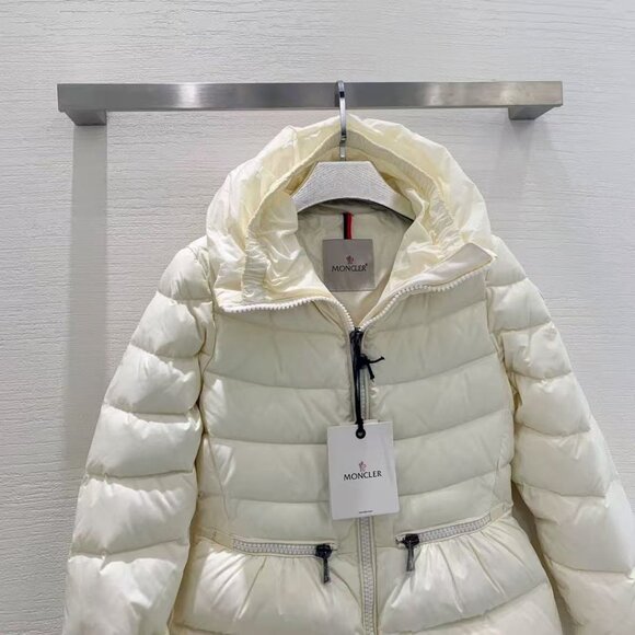 Moncler Women's White and Cream Jacket - Picture 5 of 7